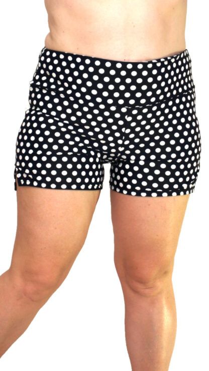 curvy ladies swimshorts retro fashion