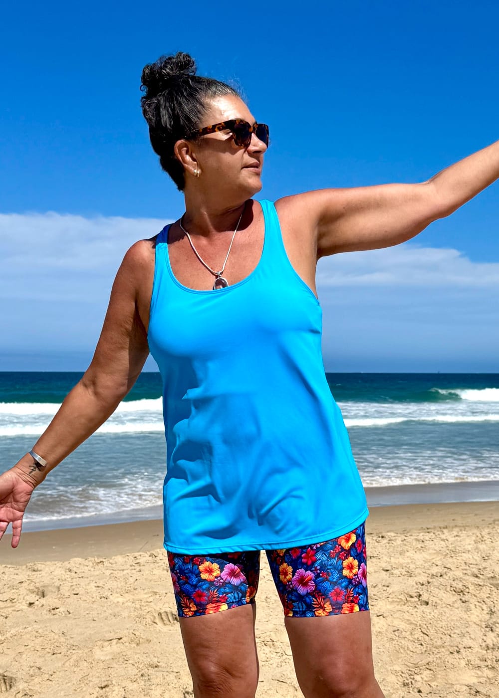 loose-fitting-tankini-top-with-built-in-bra