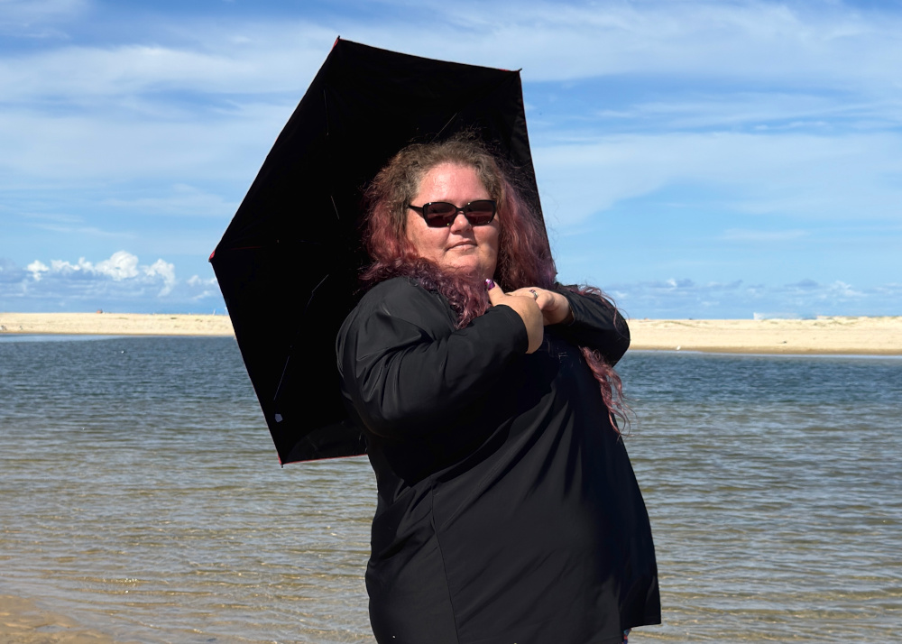 Queenslander, Strong Woman